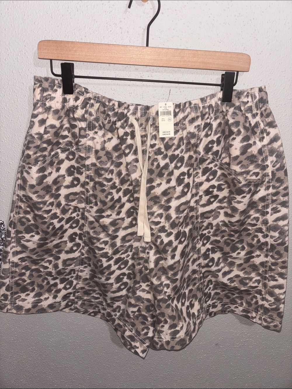 Aerie - NWT Leopard Print "Jort" in Cake Batter (size Large)
